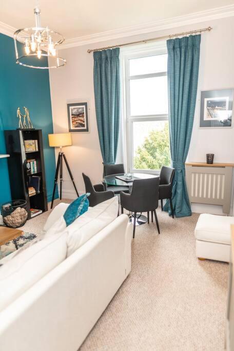 * Popular * Stunning Quiet Apartment By The Sea Torquay Exterior photo
